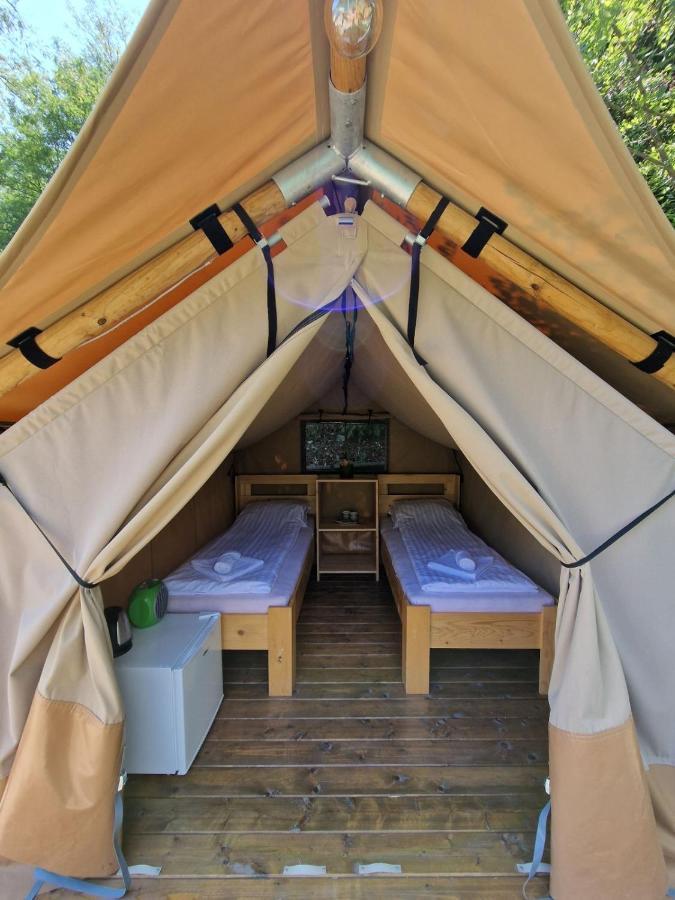 Glamping Bagrem Luxe tent
